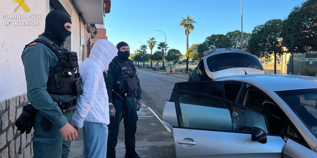 A prisión cinco hombres que se hacían pasar por guardias civiles para robar en viviendas de la comarca de Talavera de la Reina