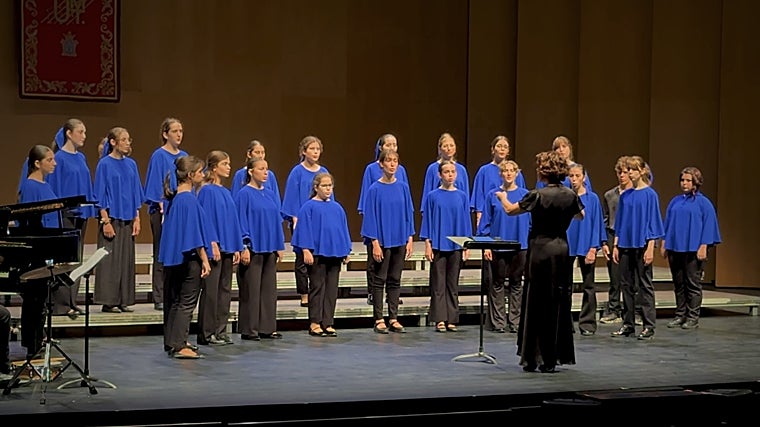 El Cor Jover Virelai, durante una actuación