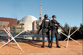 Vidas en suspenso y mal pagadas para proteger a las nucleares