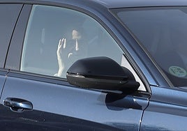 Don Juan Carlos pasa solo seis horas en Madrid para celebrar en familia  el 50 aniversario de su proclamación