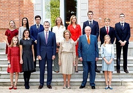 Celebración privada con Juan Carlos I: la Reina Sofía reúne a toda su familia en tiempos convulsos