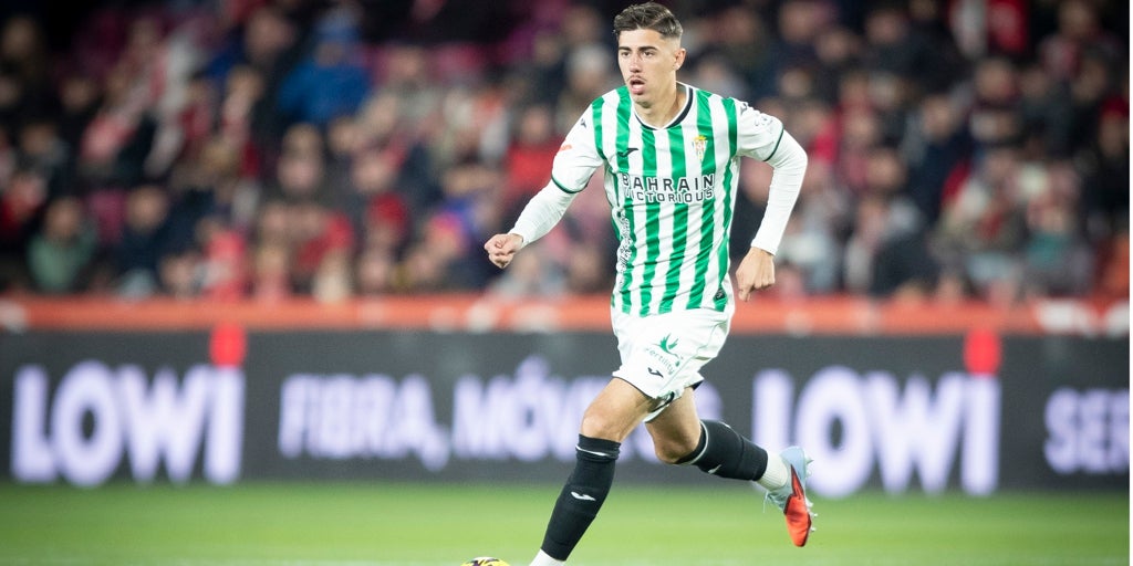 Iván Ania tendrá que rearmar la medular tras el partido ante el Granada