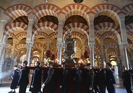 La solemne salida de los Santos Mártires de Córdoba a la Catedral, en imágenes