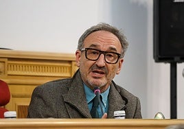 La indisposición de Florentino Delgado,  concejal de Planeamiento, obliga a retrasar el inicio de la Comisión de Hacienda de Toledo