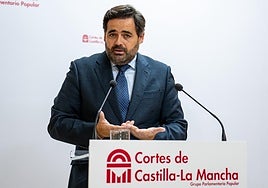 Núñez pide al PSOE que rectifique e incluya la recuperación de la carrera profesional sanitaria en los presupuestos de 2026