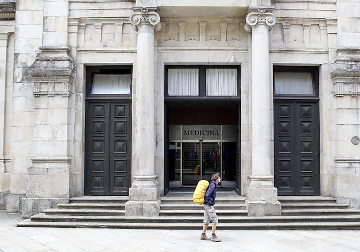 La fachada de la Facultad de Medicina de la USC, en una imagen de archivo
