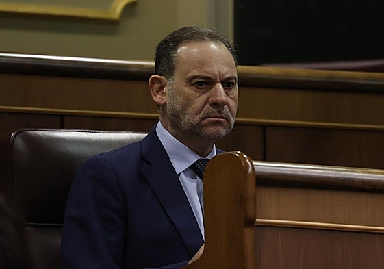 «José Luis no caerá solo»: el aviso del entorno de Ábalos al Gobierno