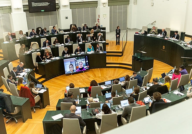 Sánchez se 'cuela' en Cibeles: el PP usa su «chuletón al punto» para oponerse a la dieta vegetal