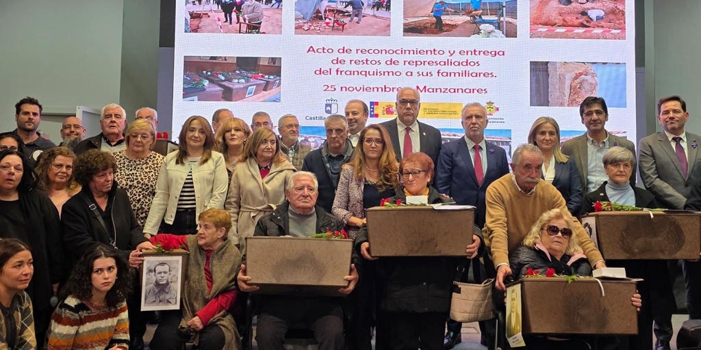 El Gobierno devuelve a 21 familias los restos de víctimas del franquismo exhumadas en el cementerio de Manzanares
