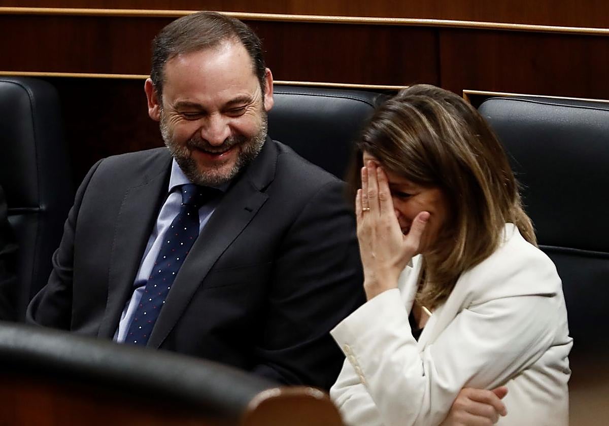 José Luis Ábalos y Yolanda Díaz, durante una sesión en el Congreso