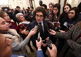 «Bajada de impuestos a las nucleares», «fin de políticas climáticas»…: las claves de Vox para apoyar la investidura de Pérez Llorca