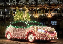 ¿Es legal poner luces navideñas en el coche? Esto es lo que dice la ley