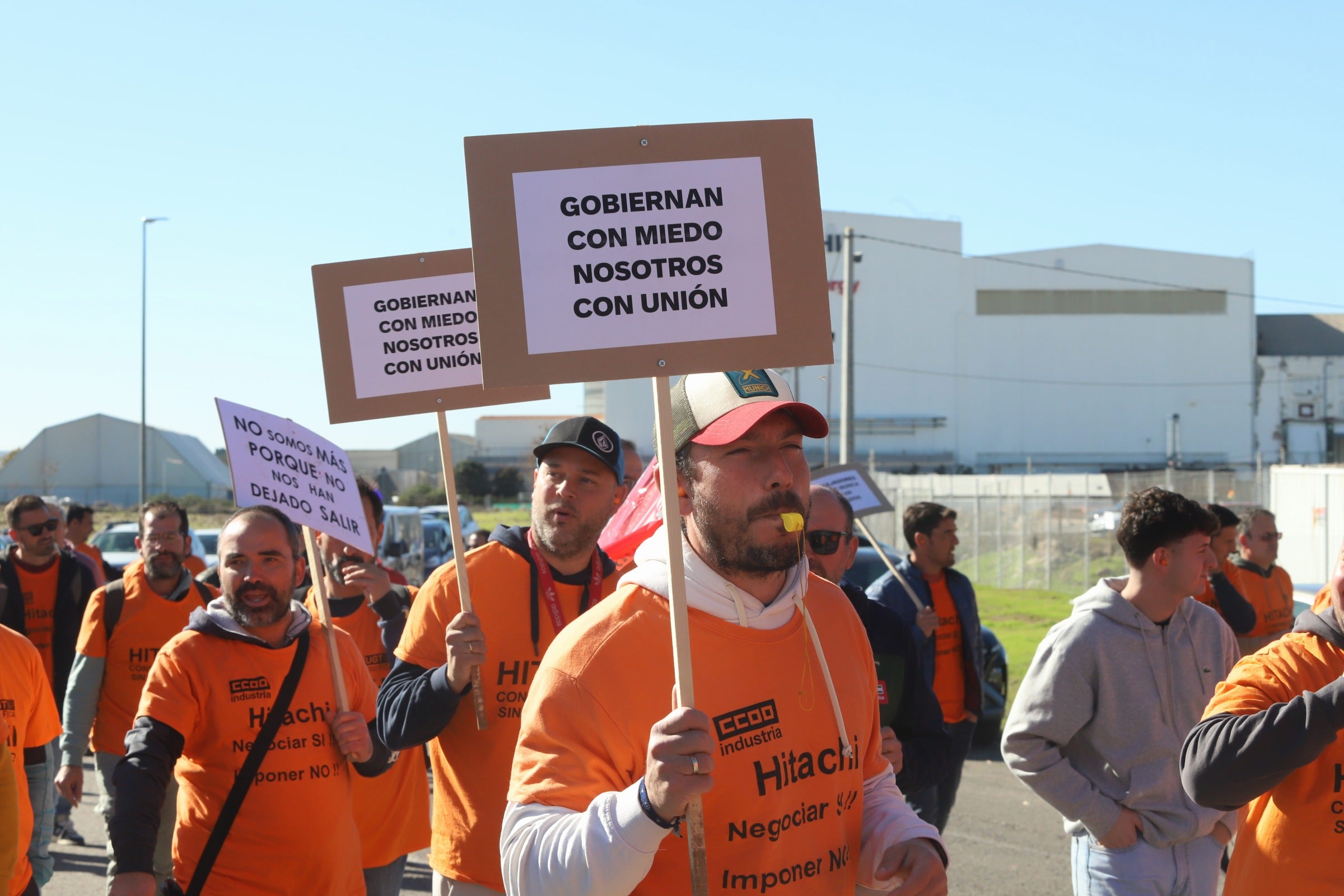 La nueva protesta de la plantilla de Hitachi en Córdoba, en imágenes