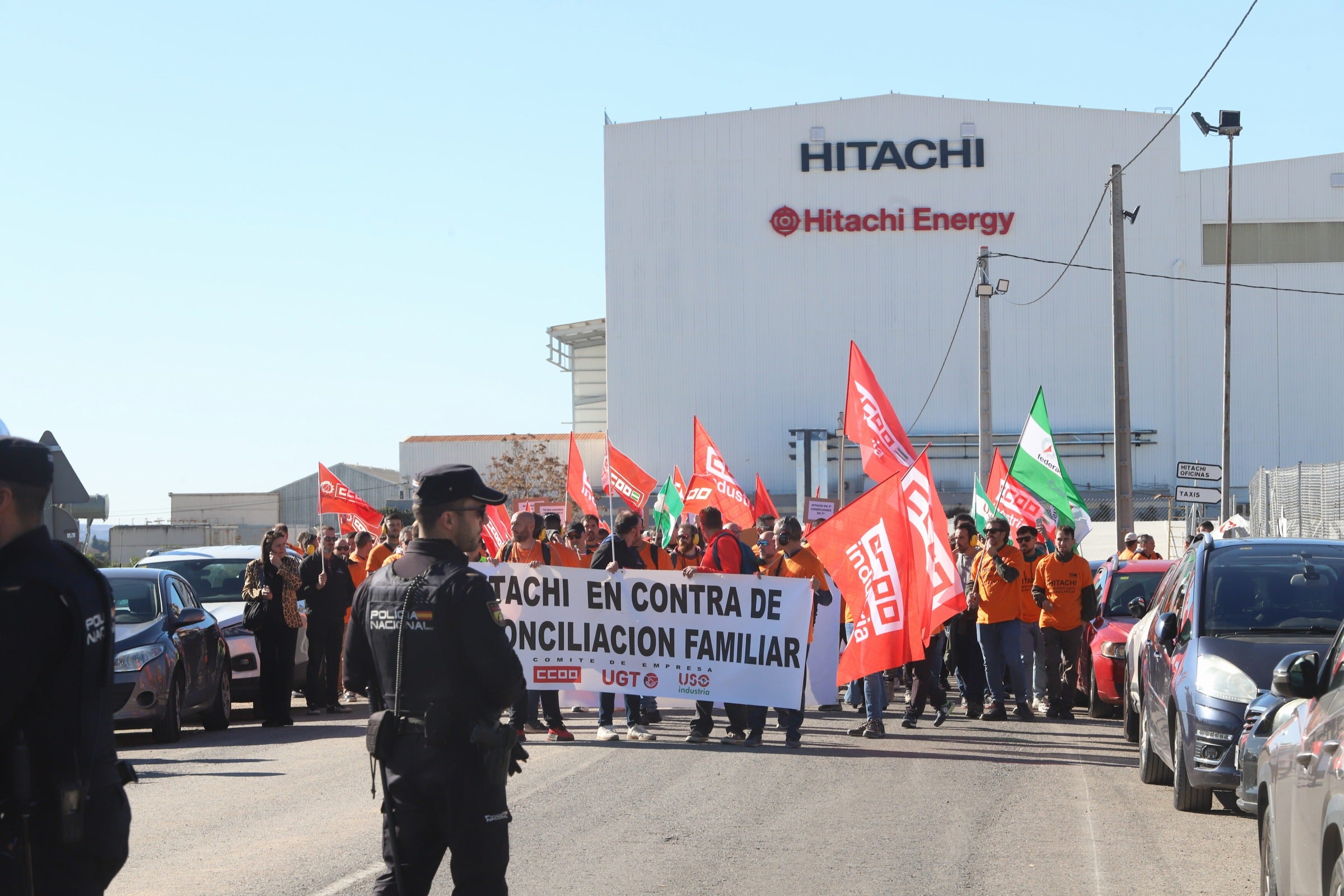 La nueva protesta de la plantilla de Hitachi en Córdoba, en imágenes