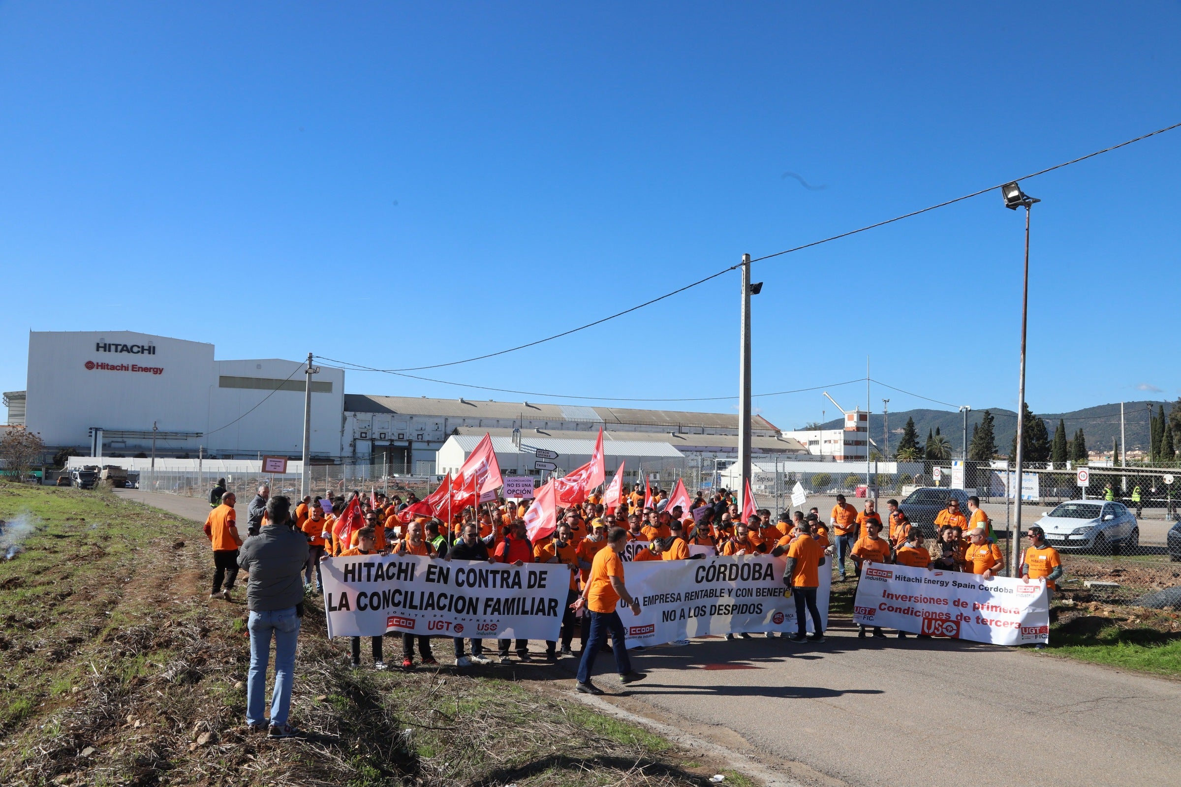 La nueva protesta de la plantilla de Hitachi en Córdoba, en imágenes