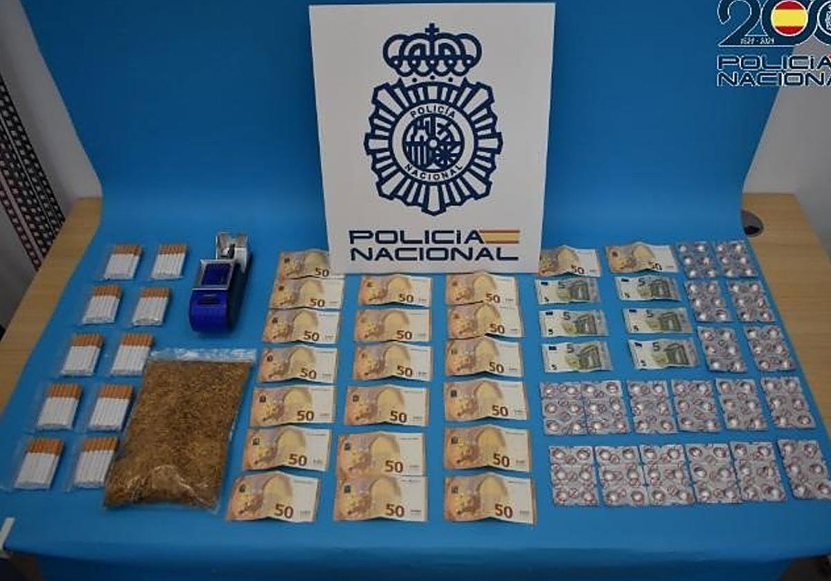 Tres detenidos en Puertollano por vender droga a clientes jóvenes, algunos menores, en una vivienda próxima a centros escolares