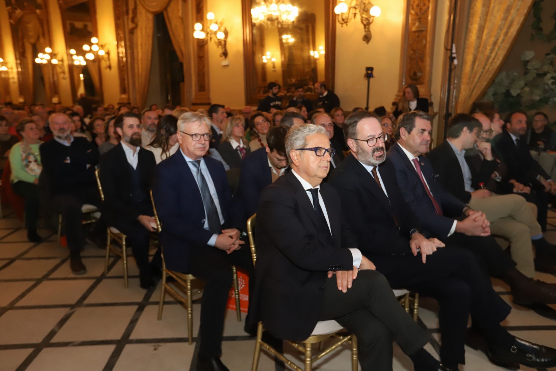 La concurrida presentación del libro de Mariano Rajoy en Córdoba, en imágenes