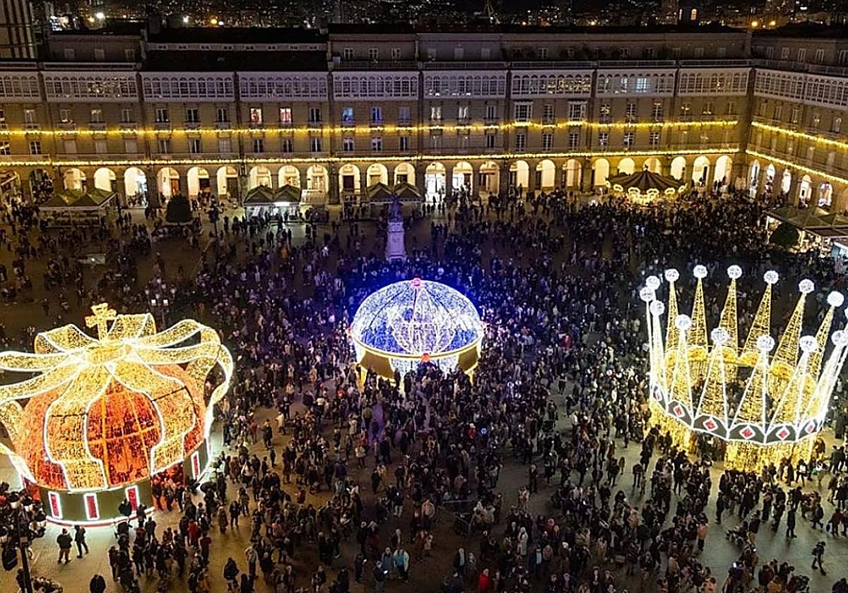 A qué hora es el encendido de luces de Navidad de La Coruña hoy y dónde está el árbol y el mercado