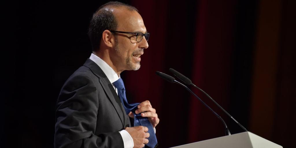 Bellido cree que la entrada en prisión de Ábalos agrava el bloqueo del Congreso y pone en riesgo la reforma del Estatuto de Castilla-La Mancha