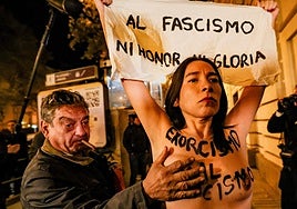Detienen al presunto agresor sexual de dos activistas de Femen a las que tocó los pechos en el funeral de Franco