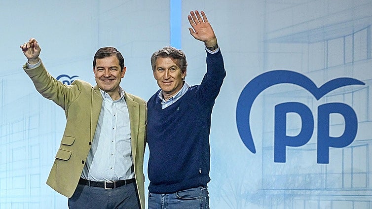 Feijóo mantiene que  "sólo hay dos opciones: un Gobierno estable del PP o el bloqueo de Castilla y León»