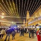 La Navidad se enciende en Zaragoza con novedades: una noria, un belén gigante en la escalinata del Batallador y hasta auroras boreales