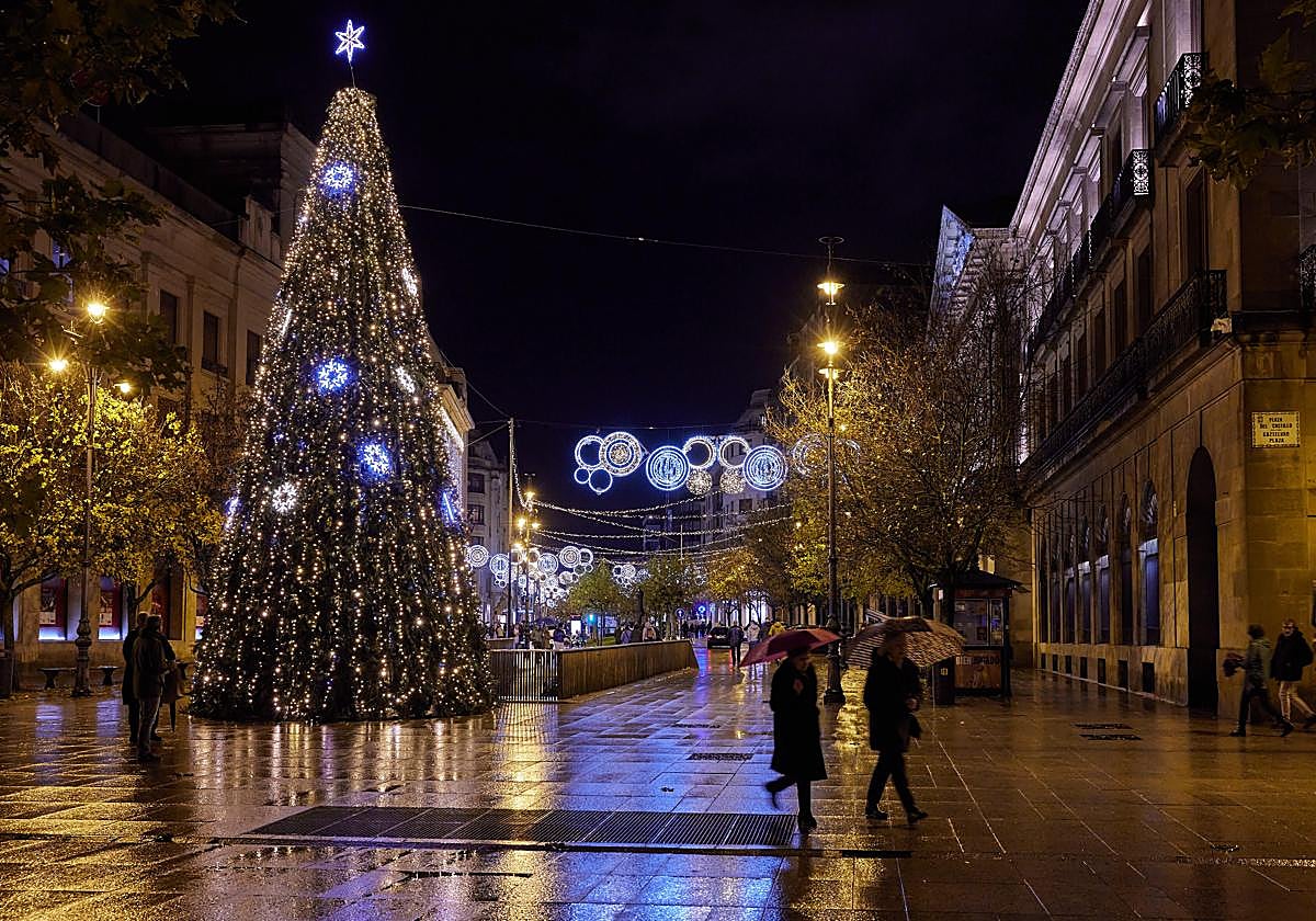 A qué hora es el encendido de luces de Navidad en Pamplona y dónde están las calles iluminadas y el árbol