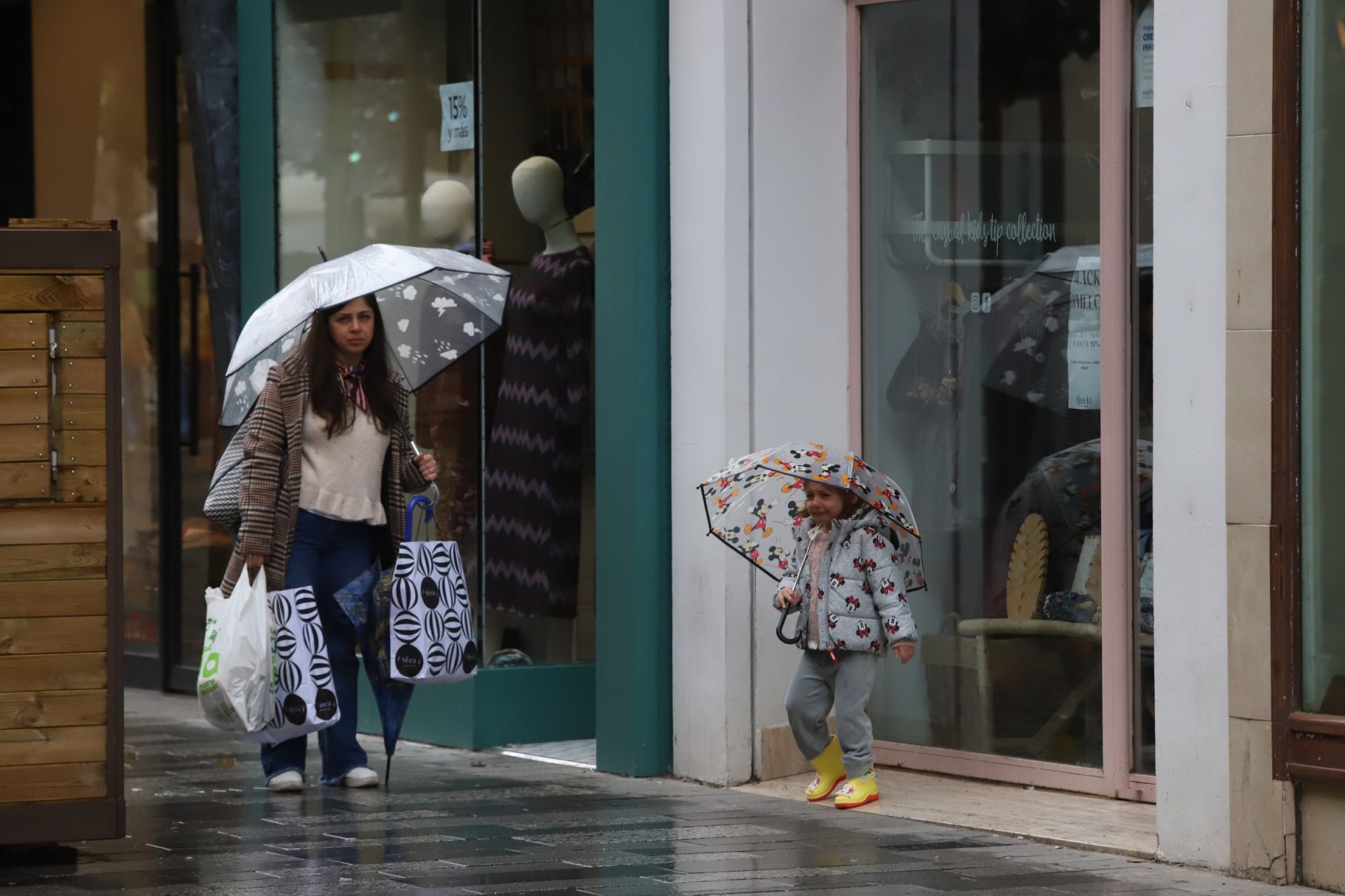 Las compras anticipan la Navidad en Córdoba, en imágenes