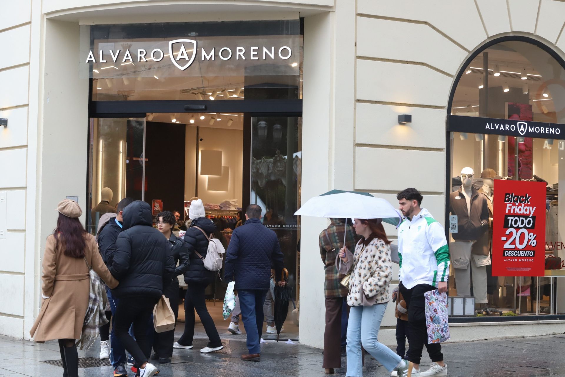 Las compras anticipan la Navidad en Córdoba, en imágenes