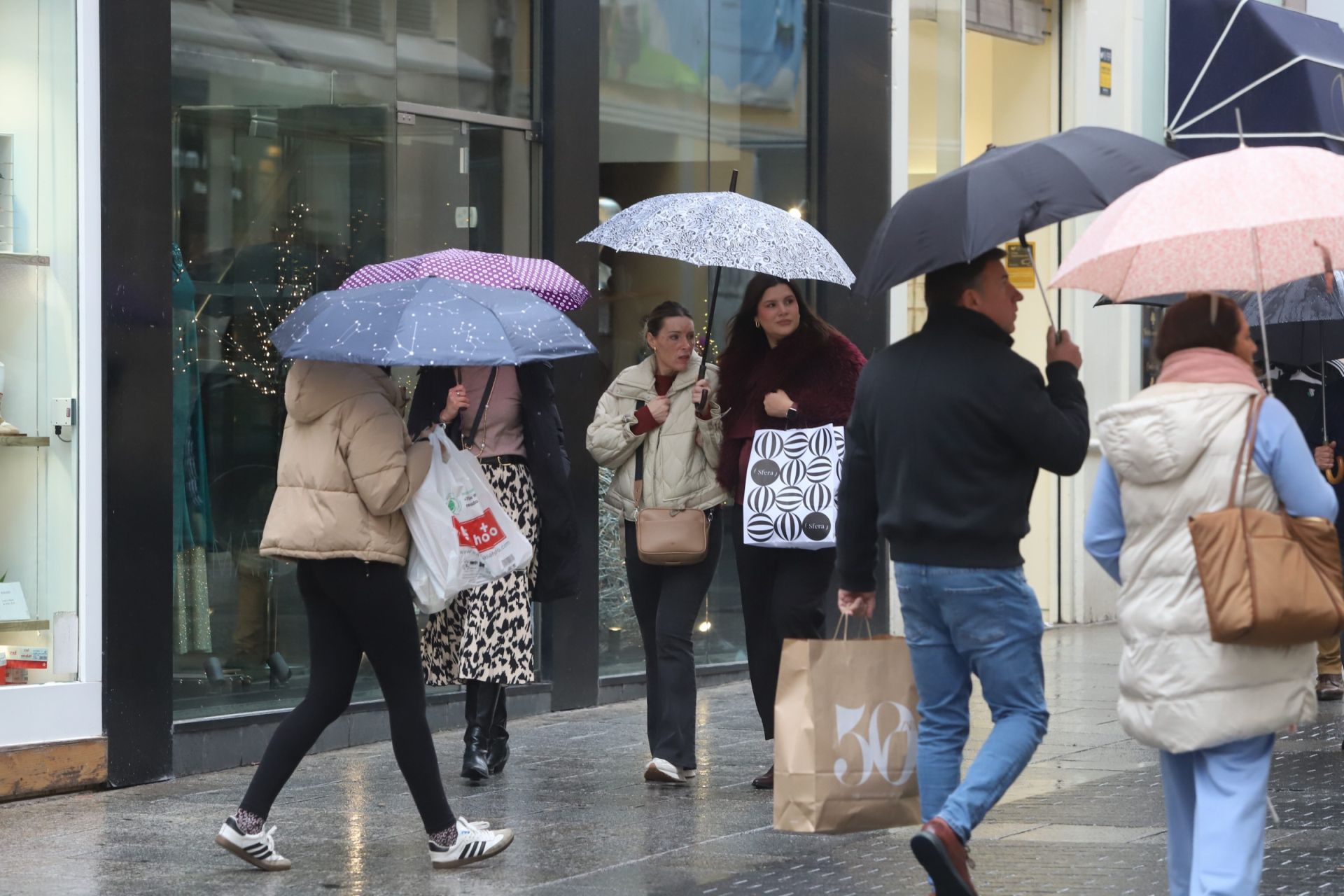 Las compras anticipan la Navidad en Córdoba, en imágenes