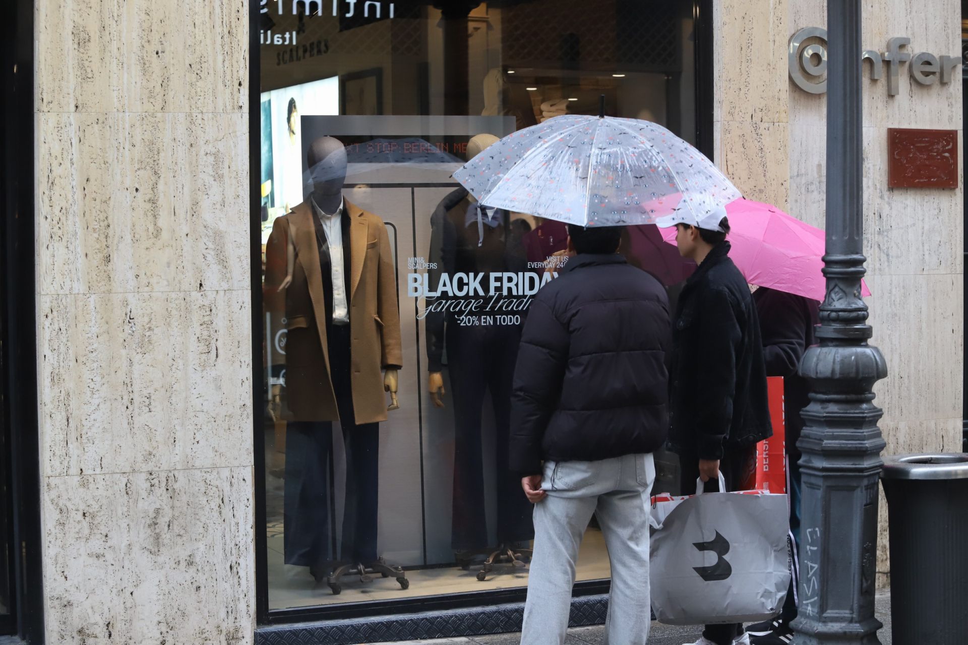 Las compras anticipan la Navidad en Córdoba, en imágenes