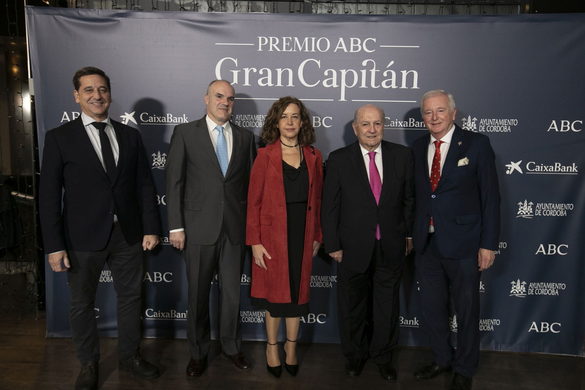 Los asistentes a la entrega del Premio Gran Capitán de ABC a El Cordobés, en imágenes