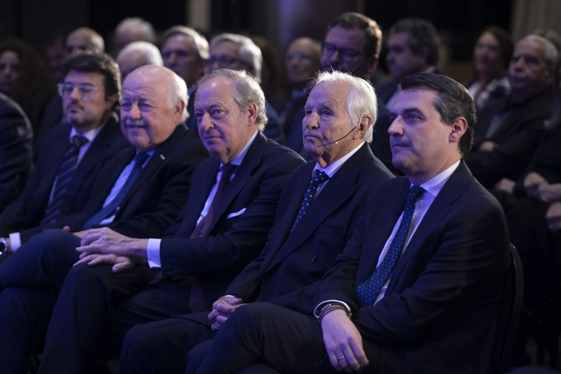 Los asistentes a la entrega del Premio Gran Capitán de ABC a El Cordobés, en imágenes