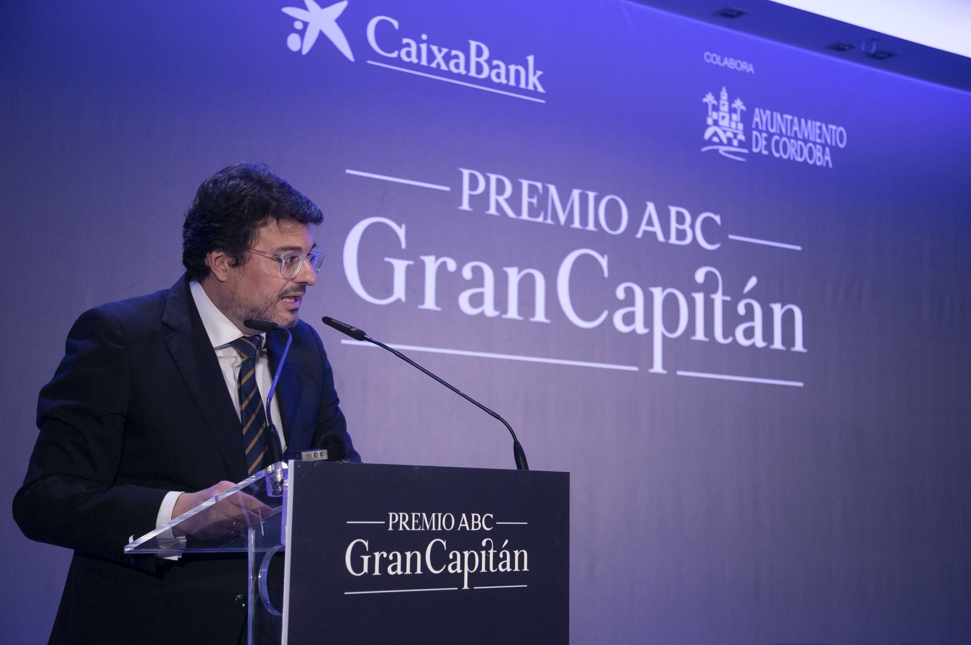 La entrega del Premio Gran Capitán de ABC a El Cordobés, en imágenes