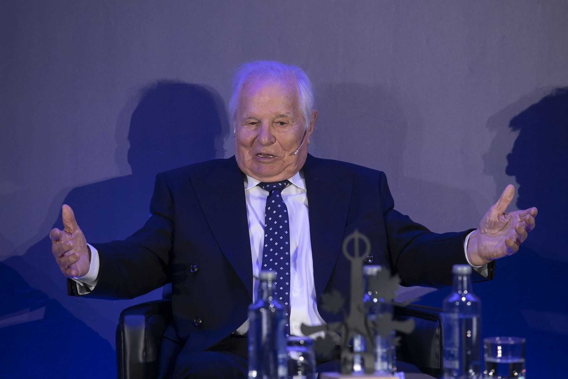 La entrega del Premio Gran Capitán de ABC a El Cordobés, en imágenes