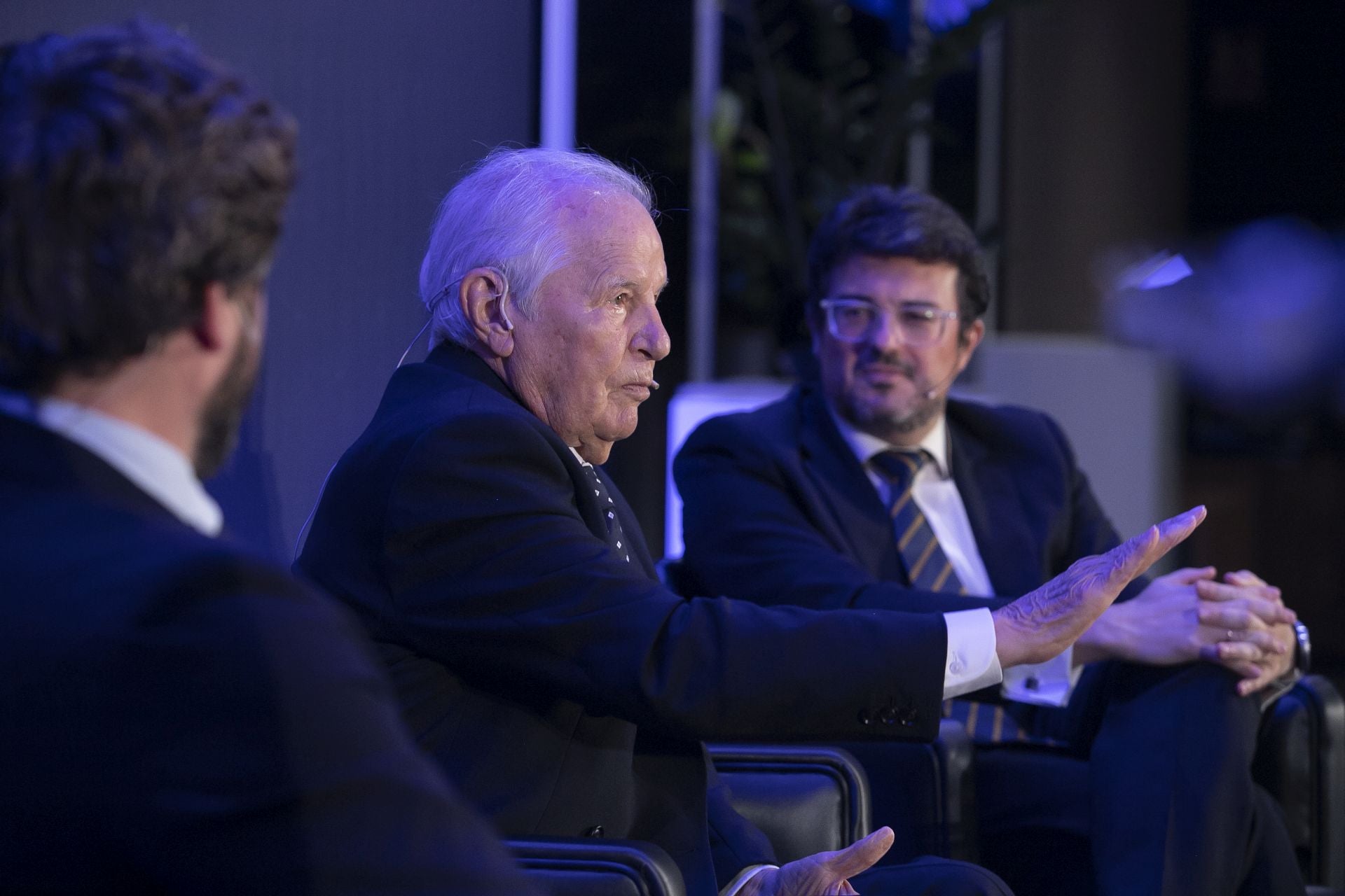 La entrega del Premio Gran Capitán de ABC a El Cordobés, en imágenes