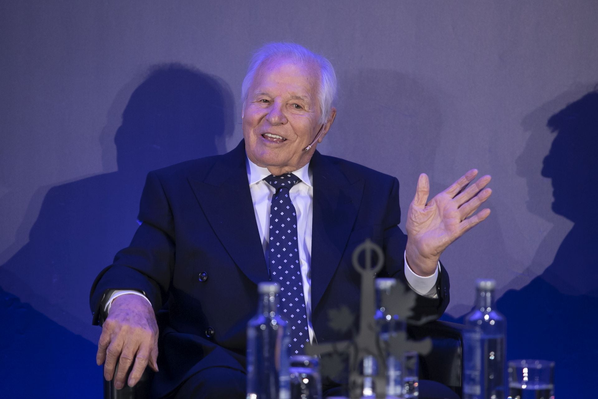 La entrega del Premio Gran Capitán de ABC a El Cordobés, en imágenes