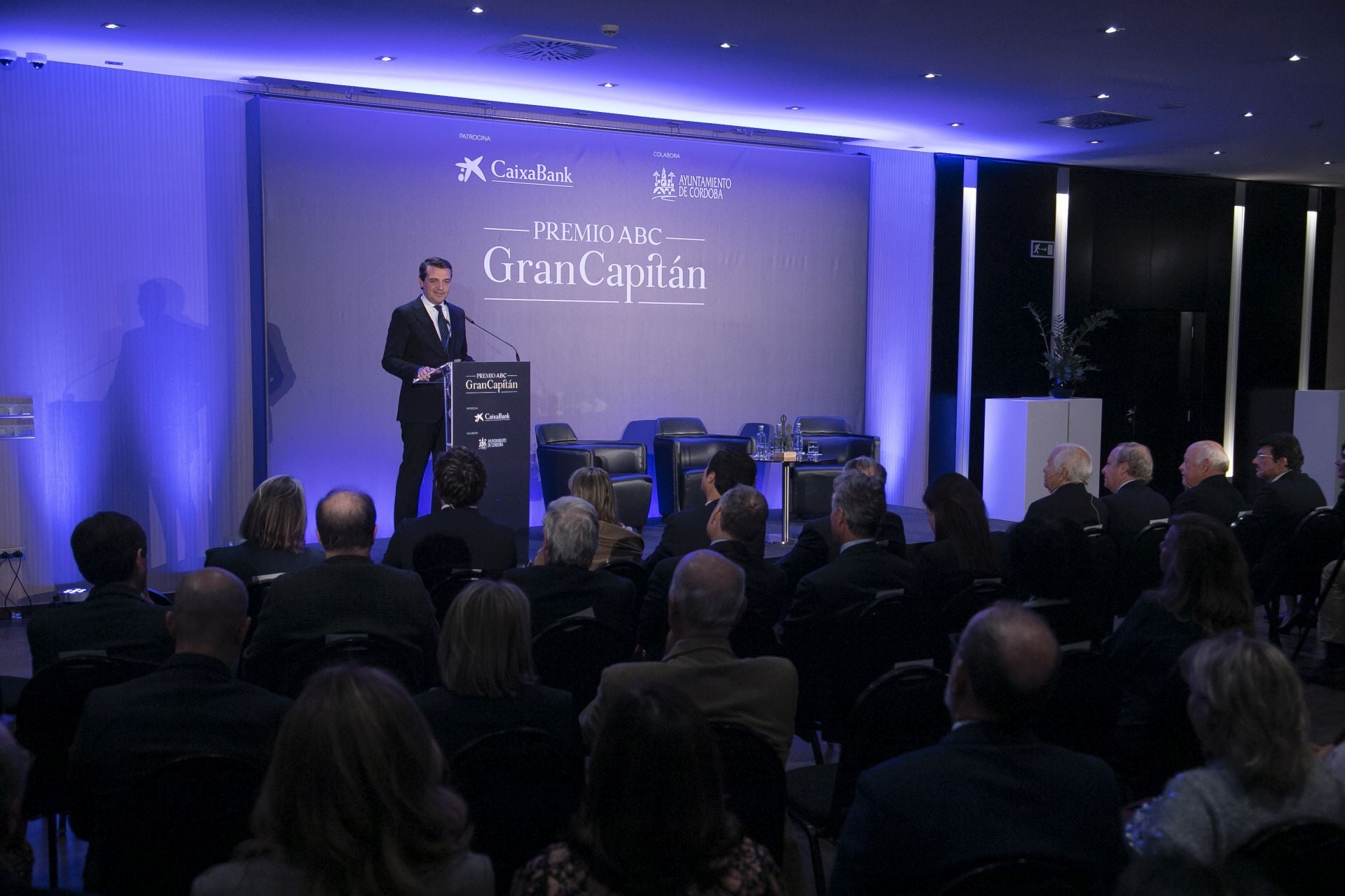 La entrega del Premio Gran Capitán de ABC a El Cordobés, en imágenes