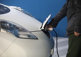 Los coches híbridos o eléctricos siguen al alza en Córdoba y ocupan el 67 % del mercado hasta noviembre