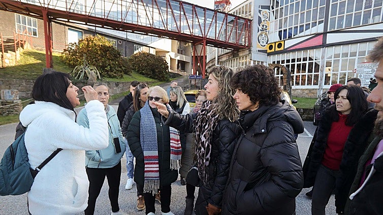 Malestar entre los trabajadores de Sargadelos ante el cierre y ausencia del propietario