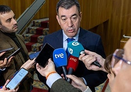 Educación advierte que si hay tres facultades de Medicina se repartirán las plazas y la financiación ya existente