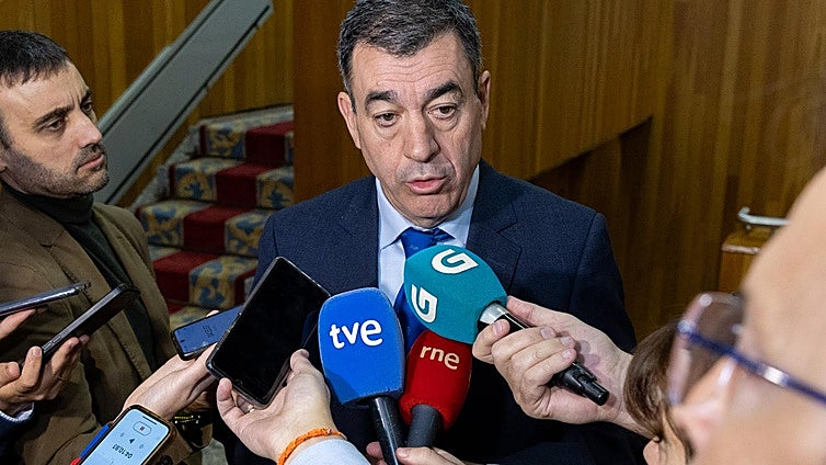 Educación advierte que si hay tres facultades de Medicina se repartirán las plazas y la financiación ya existente