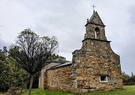 Valdavido busca salvar de un «inminente» derrumbe su centenaria ermita de San Roque, «el alma de La Cabrera»