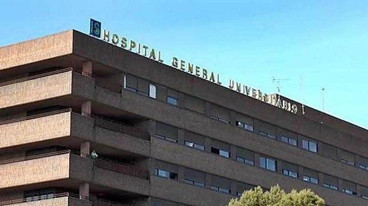 Trasladan al hospital a un trabajador de 47 años tras caerle encima un armario de unos 100 kilos en Albacete