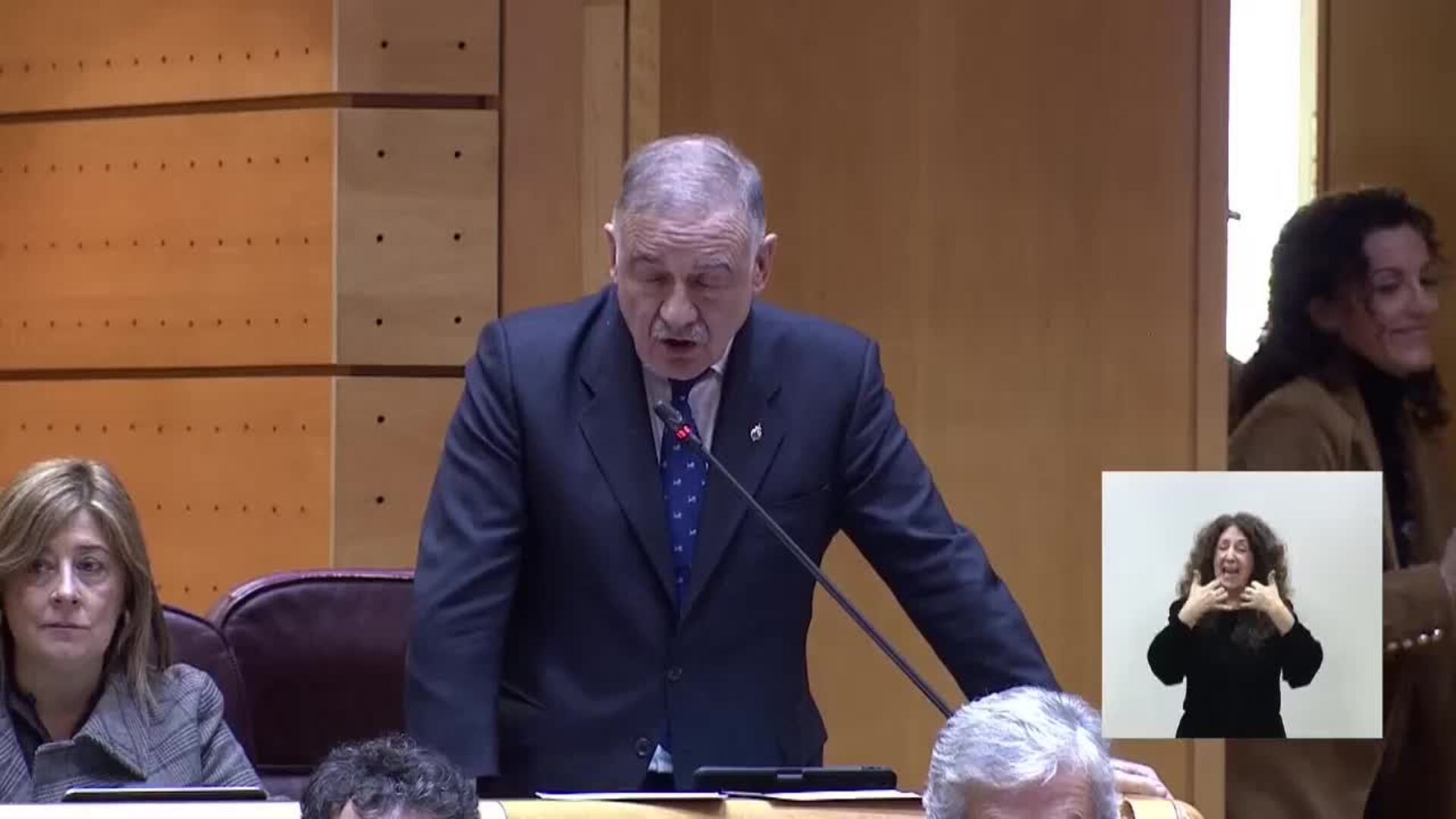 Robles sostiene que el salario bruto de los soldados ha subido un 25 % desde 2020