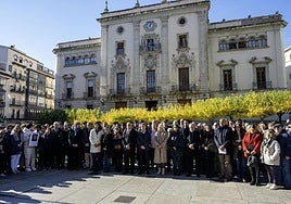 Concentración en Jaén en memoria de las adolescentes fallecidas