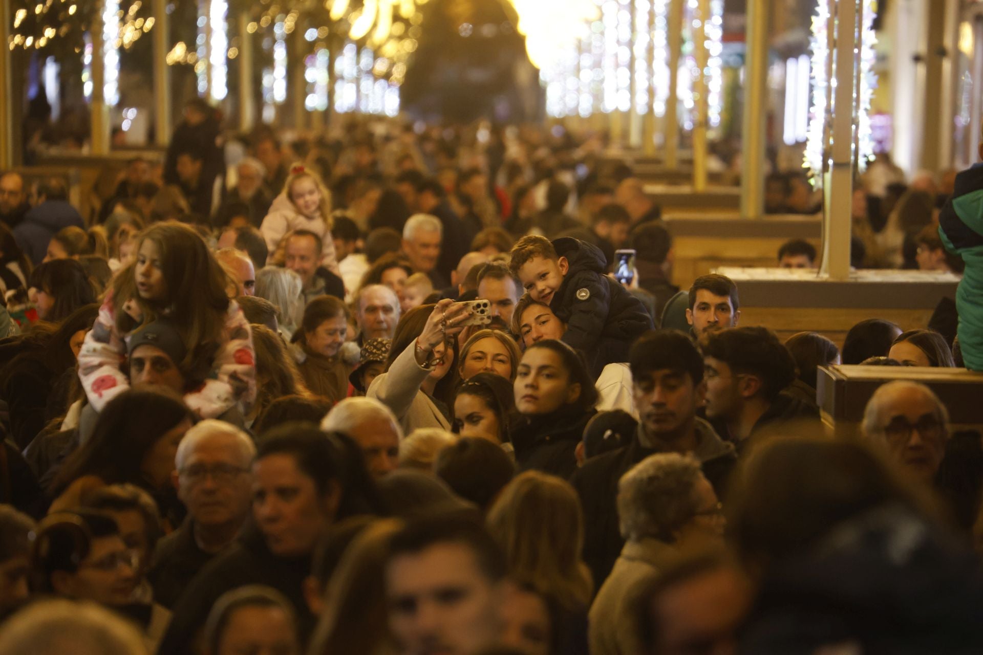 El encendido del espectáculo de luz y música de Córdoba, en imágenes