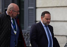 Ábalos aprovechará su estancia en prisión para escribir sus memorias que quiere publicar «en breve»