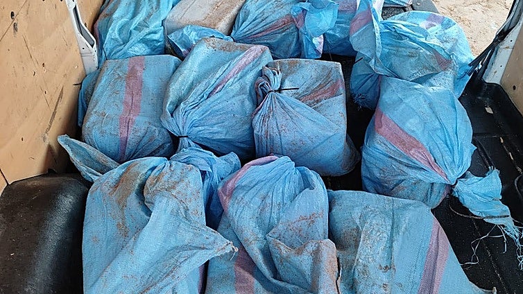 Incautado un alijo de 410 kilos de cocaína que iba a ser desembarcado en Barbate