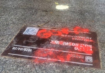 Vandalizan con mensajes de «Gora ETA» las placas en memoria de sus víctimas en Durango